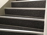 Treppe mit CV-Belag Novilux Traffic von Forbo und Alu-Winkelprofil