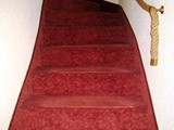 Treppe mit Teppichboden